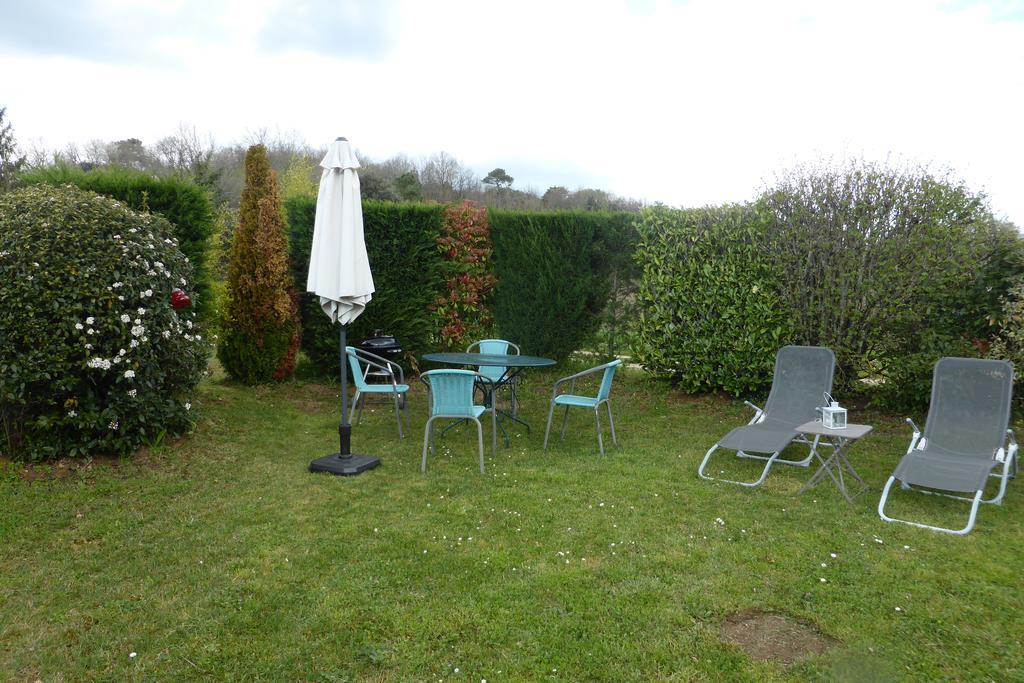 Studio De Charme Abelia Guest House Saint-Crepin-et-Carlucet Exterior photo